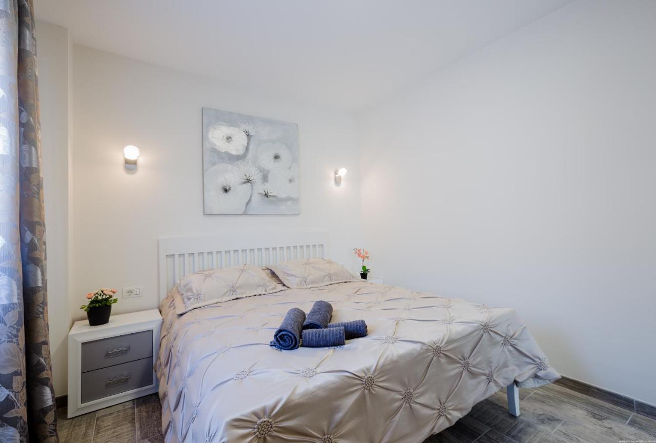 Palm Mar De Lux A25 Apartment Bagian luar foto